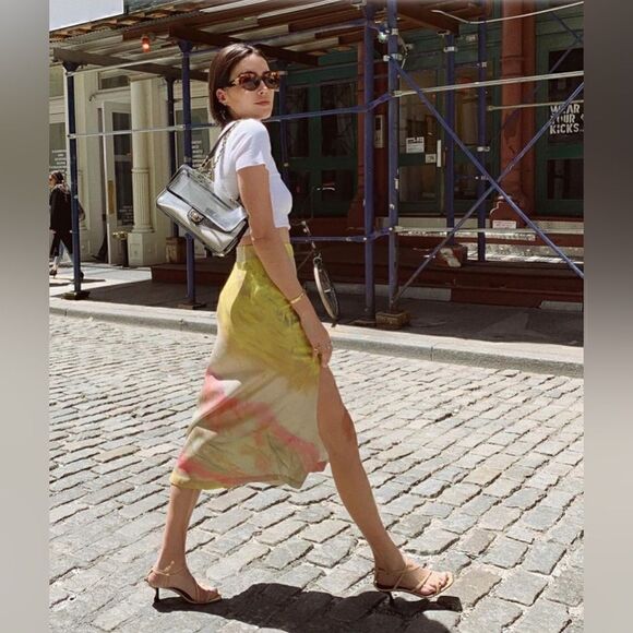 Skirt Revival! Here’s some inspiration for styling skirts. - Picture 3 of 16